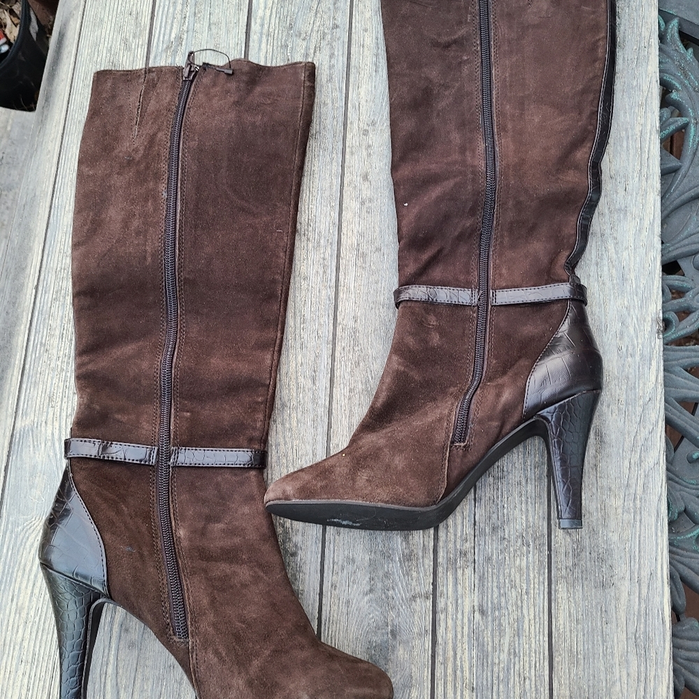 Alfani Tosha Brown Suede - Picture 2 of 10